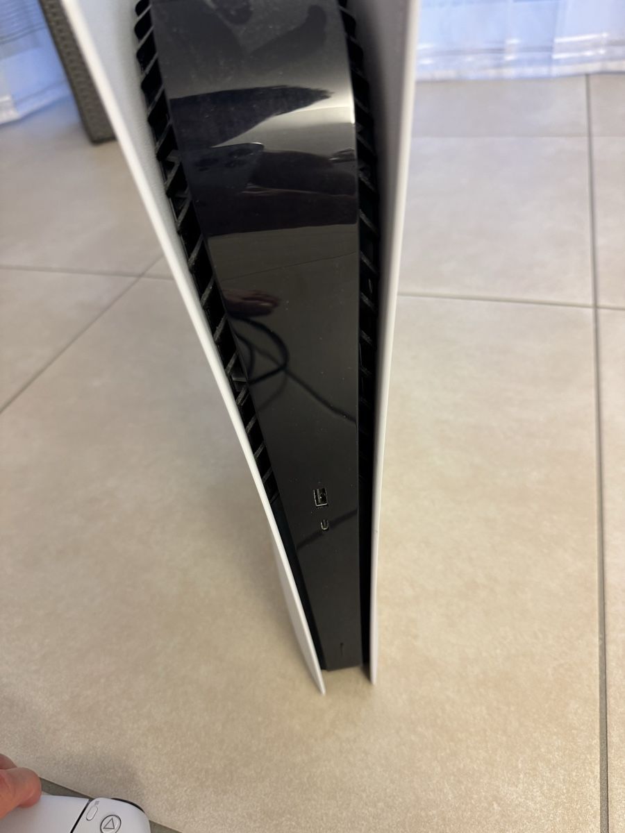 Sony Consoles: Sony Playstation 5 Digital Edition – D'occasion à Meierskappel par kev_nn8q 2