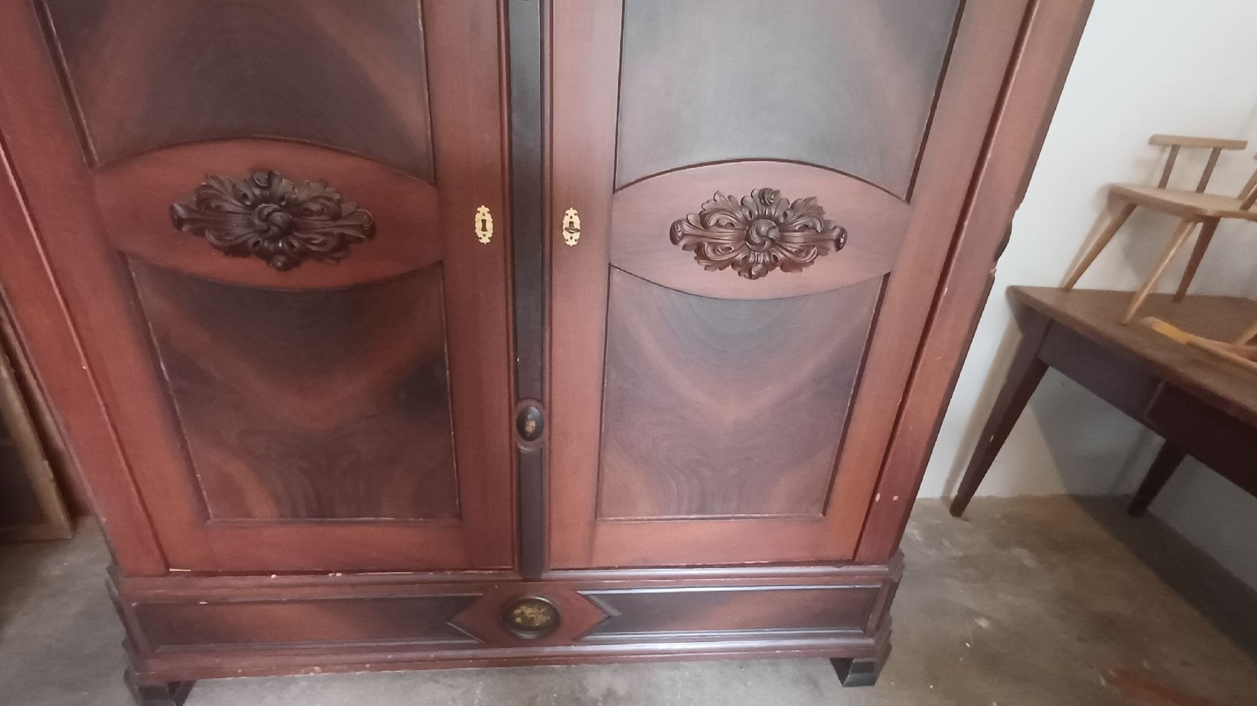 Armadi: Grosser Schrank Tanne  – Usato da Flawil venduto da Pinkmalibu 2