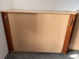 Hochwertoger Holzschrank