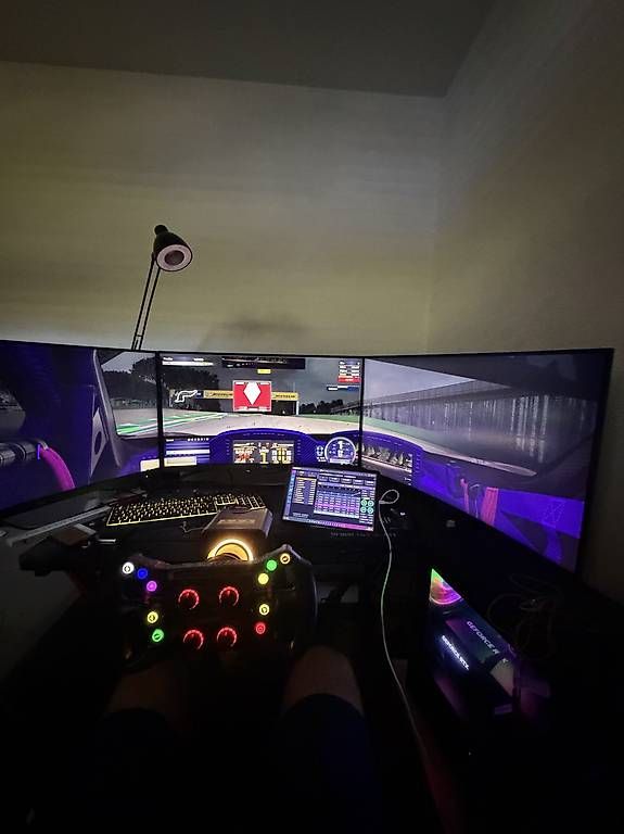 Monitore: SIMLAB SUPPORT TRIPLE ÉCRAN+3 AOCCQ32G4 – Gebraucht aus Villeneuve VD von dav_hf2q