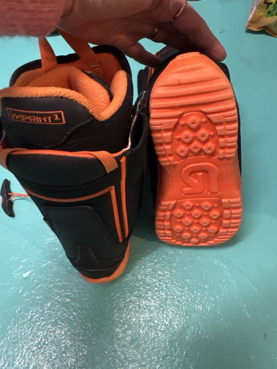 Burton Schuhe für Jungen: Burton Snowboardschuhe, Grösse 35, wenig getrage – Gebraucht aus Jegenstorf von Christo0211 4