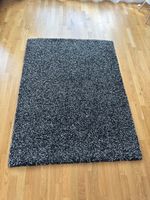 IKEA VINDUM Teppich, schwarz/grau, 133x180 cm