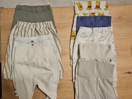 Lot de pantalons pour bébé divers motifs occasion bon état