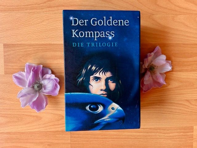 Libri: Philip Pullman "Der Goldene Kompass", Trilogie, einfach Kult – Nuovo (secondo la descrizione) da Bern venduto da Denzel8 3