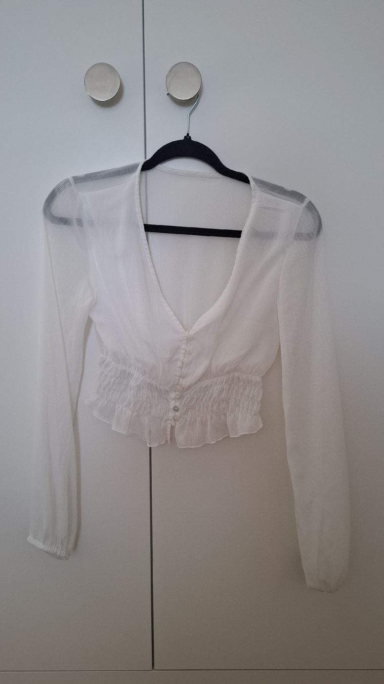 Chemisiers: White Sheer Blouse, Size S, V-Neck Button, Front Smocked – Neuf (Voir description) à Hausen am Albis par ann_2kkx