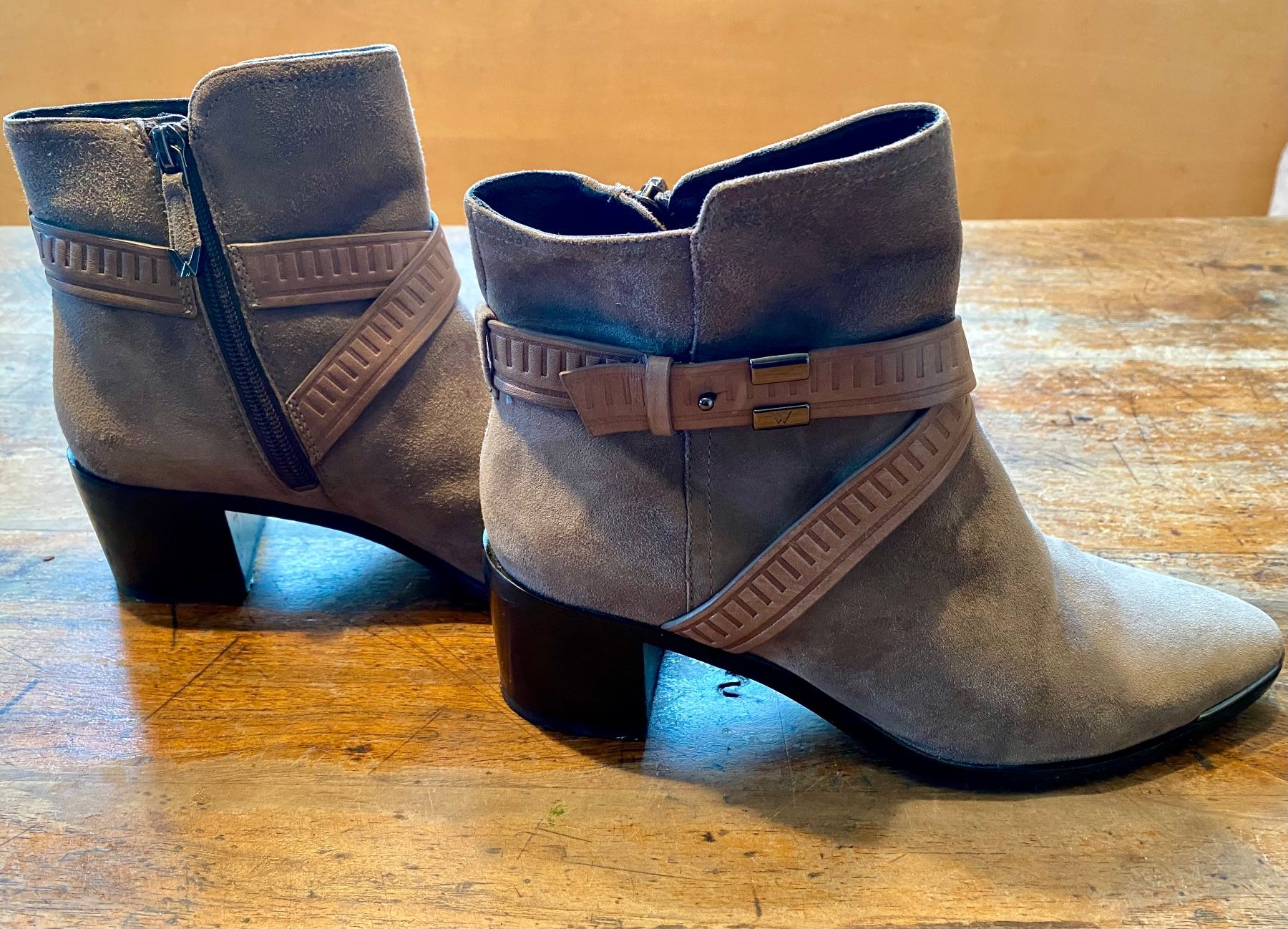 Damenschuhe: Wildleder Stiefeletten Gr. 38 – Gebraucht aus Luzern von i-love-guacamole 1