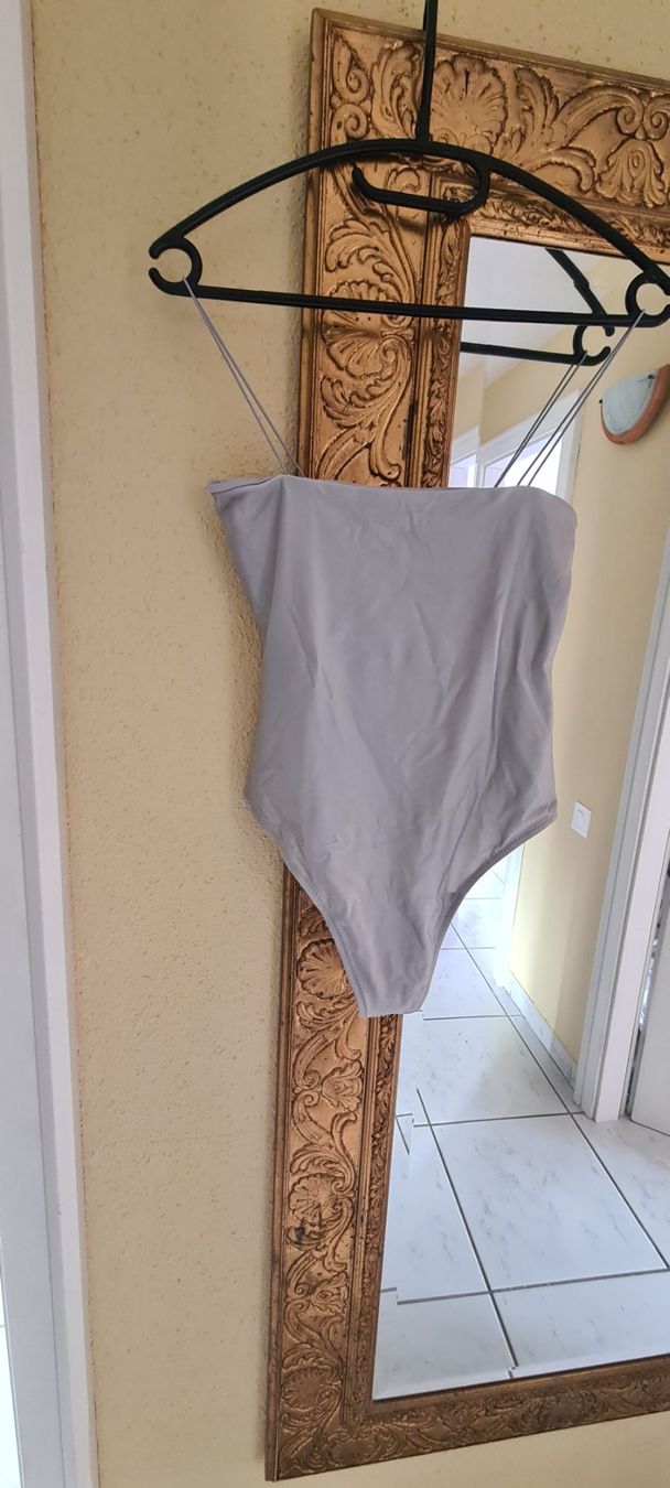 Tops: 4 Body's Plume Éthérée – Gebraucht aus Allschwil von Virgo 5