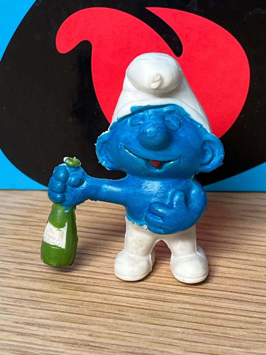 Statuette: Alter, spanischer Schlumpf mit Weinflasche – Usato da Lyss venduto da Duckszone