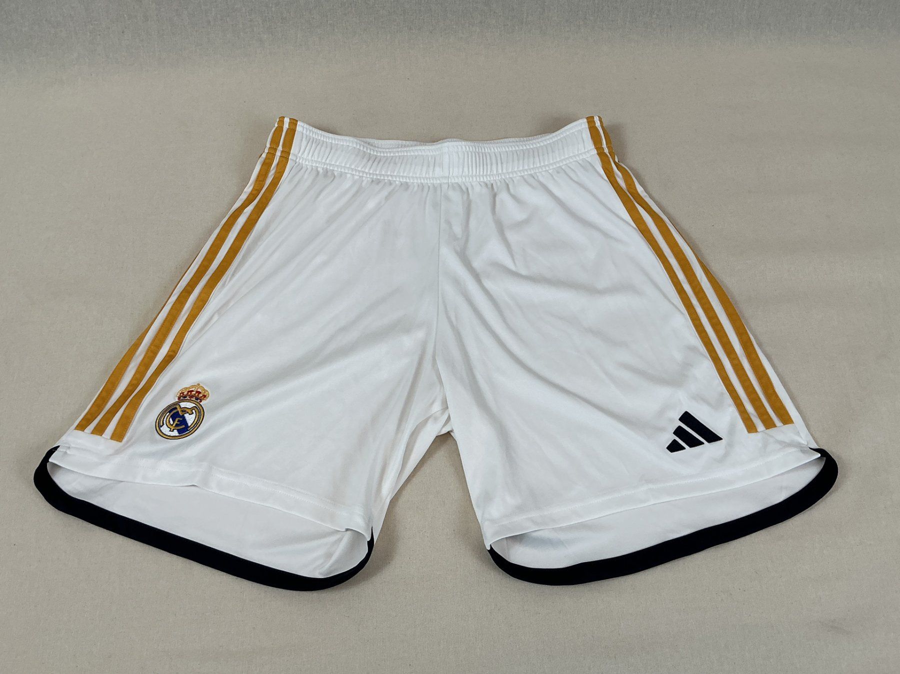 Adidas Leibchen & Hosen: REAL MADRID Trikot Grösse L – Gebraucht aus Richterswil von Restwert_Richterswil 5