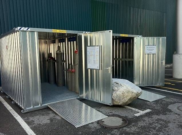 Conteneurs de construction: Lagercontainer Neu 300/2,10m – D'occasion à Mauren par Fuerst1 2