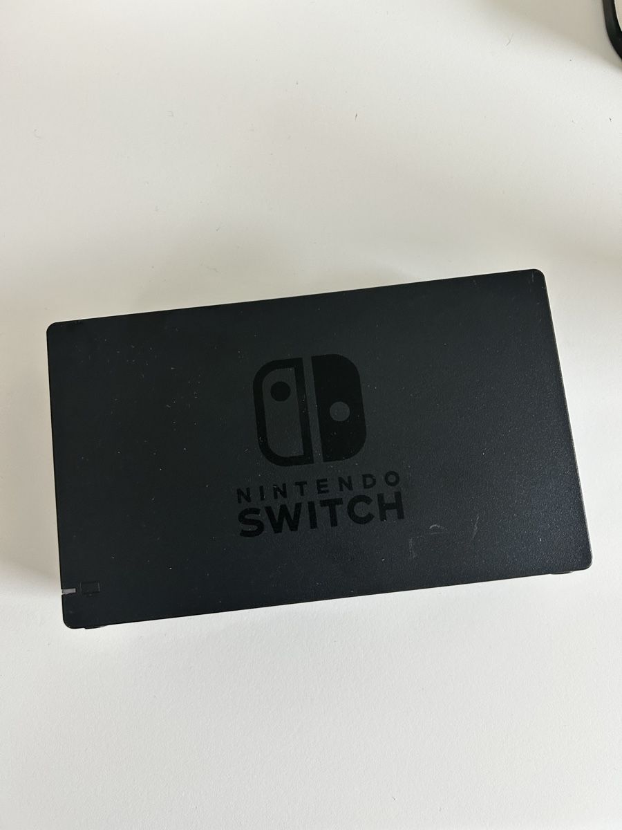 Nintendo Console: Dock officiel Nintendo Switch – Original Nintendo – Usato da Neuchâtel venduto da sar_nqn7