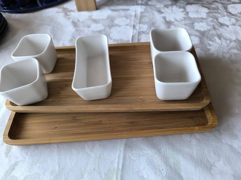 Services de table: Snacks Set  – D'occasion à Walliswil-Nbipp par australien2007 2