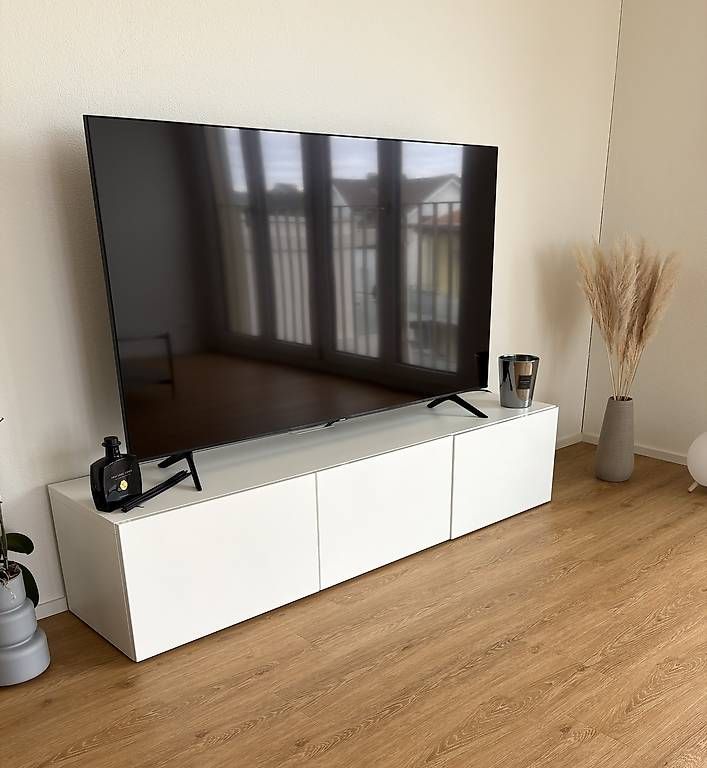 Meubles TV: IKEA Besta TV-Möbel – D'occasion à Uzwil par piaggio006