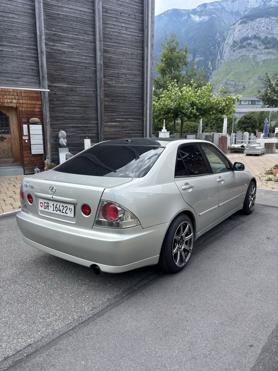 Lexus Autos: Lexus is200 – Gebraucht aus Chur von Giannilorenzo 3