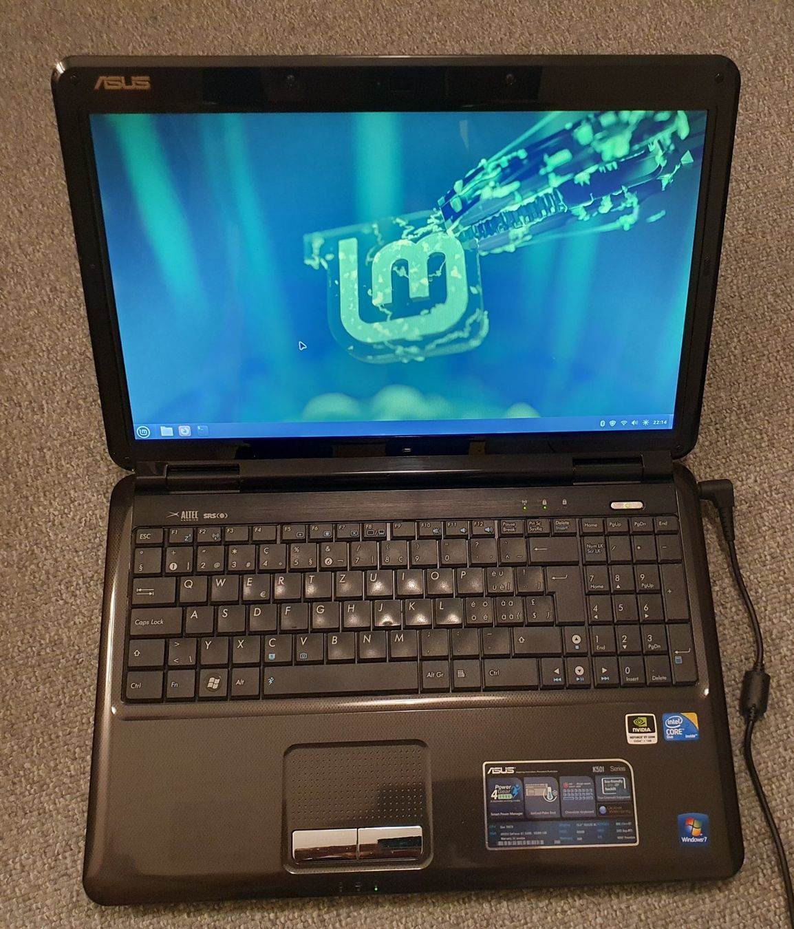 Asus Notebook: ASUS K501D, Linux Mint, Mit Netzteil, Kein Akku – Usato da Winterthur venduto da E-Frosch