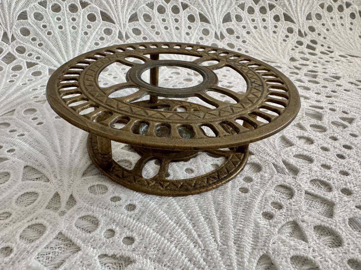 Piatti: Vintage Messing  Stövchen Teewärmer 16cm  – Usato da Frenkendorf venduto da Only1 2