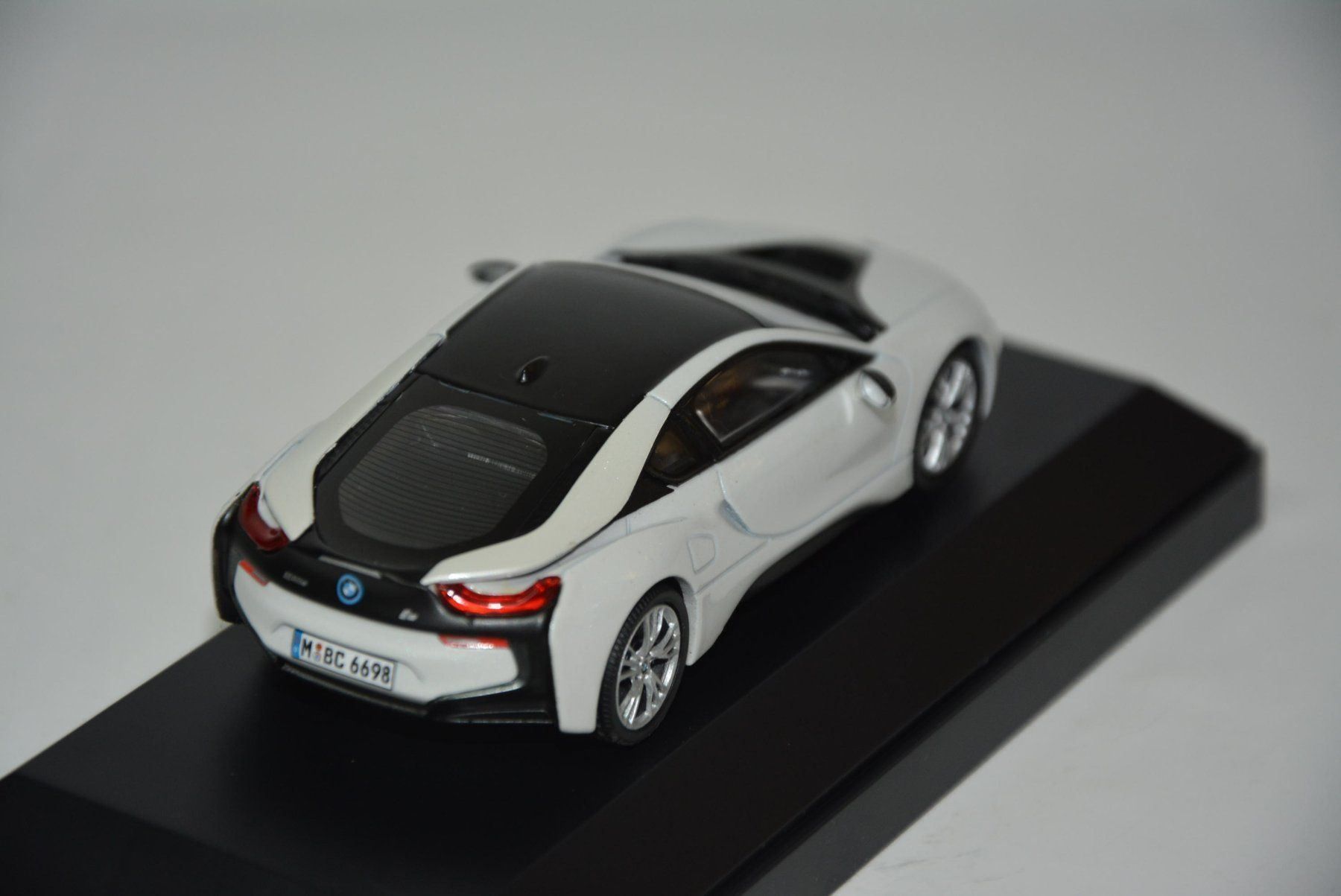 BMW Modellautos: BMW i8 , Crystal white , Paragon , 1:43 – Neu und originalverpackt aus Goldach von Feivel9 6