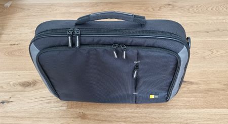 Laptop Tasche, sehr robust mit vielen praktischen Staufächer