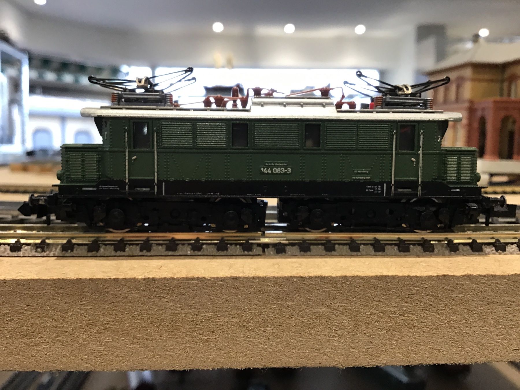 Trix Modellini di ferrovie: MINITRIX Grüne E-Lok, Baureihe 144, SPUR N – Usato da Männedorf venduto da Modell-Spezialisten 3