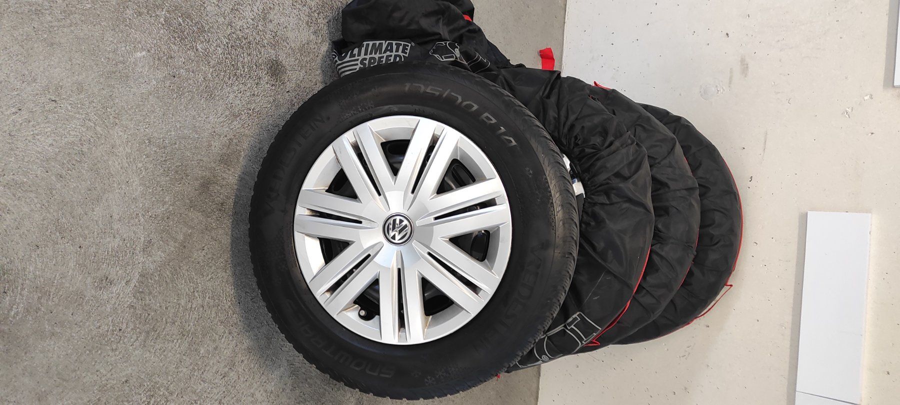 Volkswagen Pneus & Kompletträder: Reifen Set VW Polo 175/70 R14 84T M+S – Gebraucht aus Wolfenschiessen von massimo1980. 3