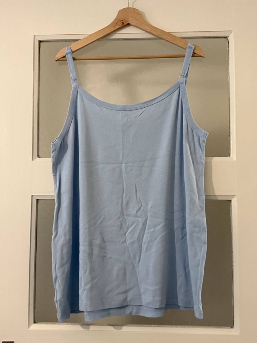 Top: 2x Top/Unterhemd, Grösse 52 Beige und Hellblau – Nuovo (secondo la descrizione) da Basel venduto da zukk_ 1