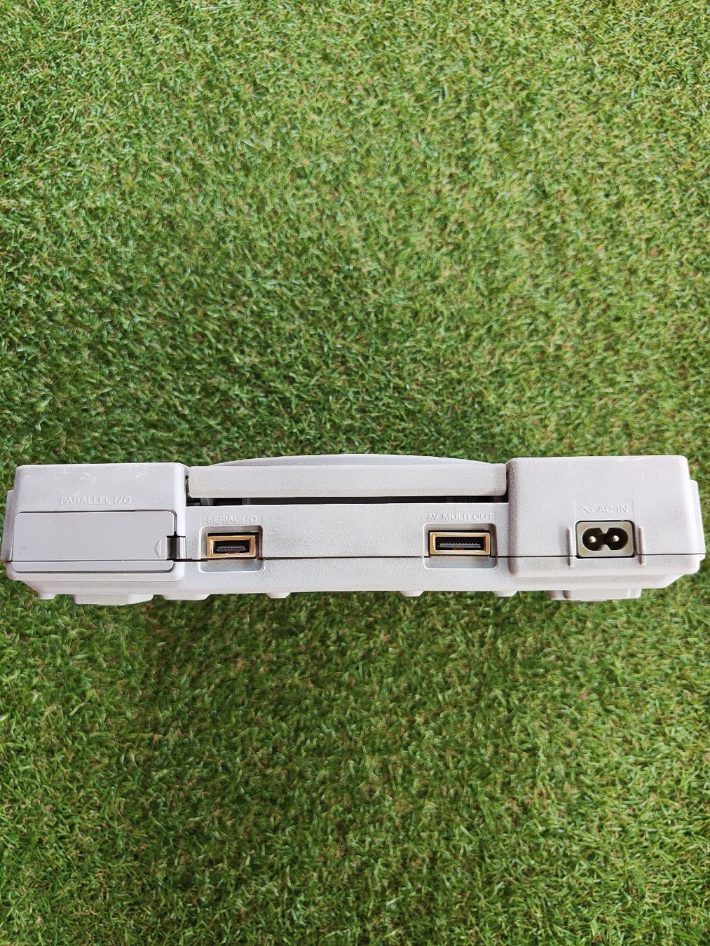 Sony Console: Sony PlayStation 1 Konsole mit Kabeln. – Usato da Thun venduto da wol_krx6 3