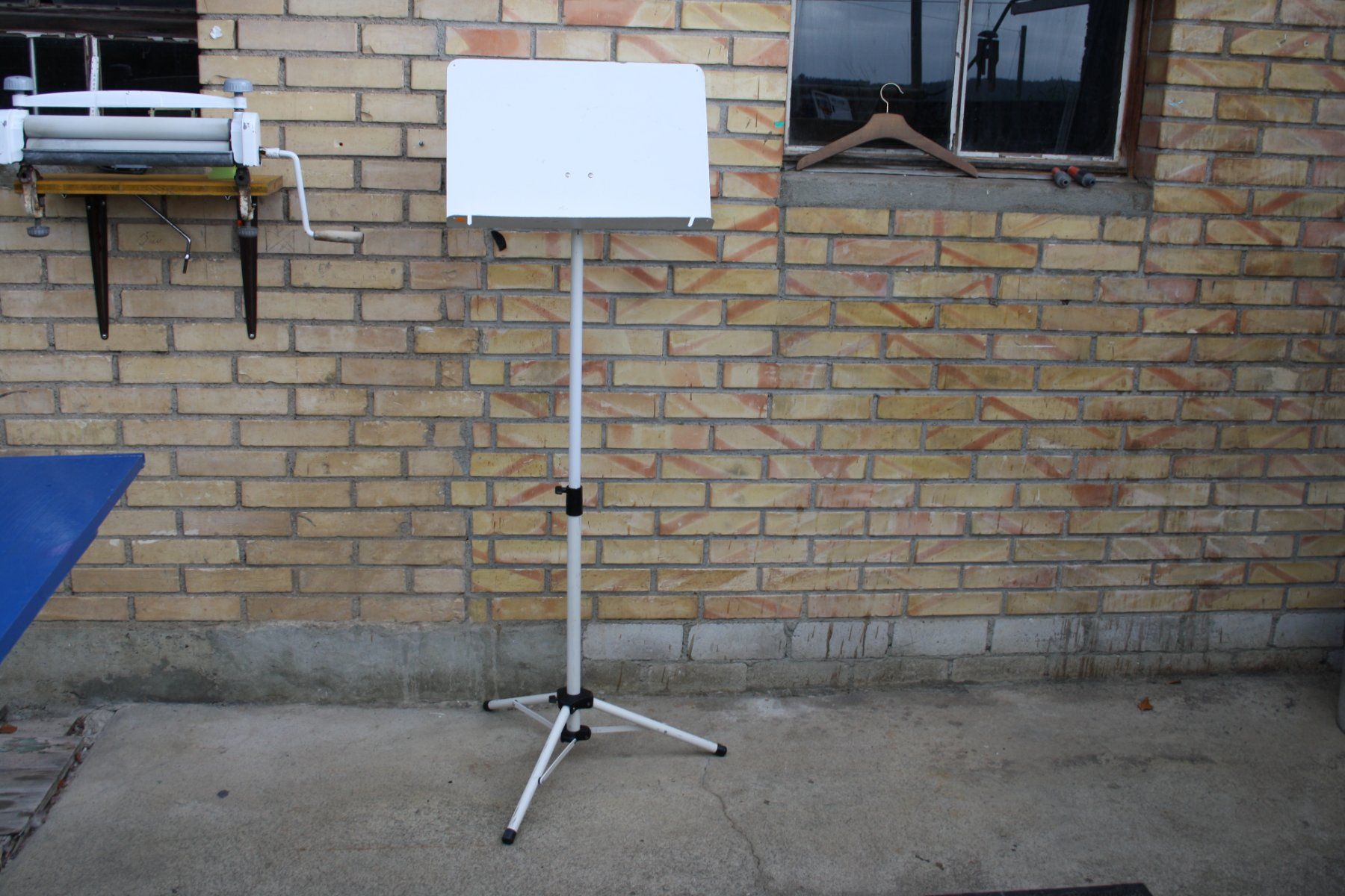 Supports pour instruments & partitions: NOTENSTÄNDER NOTENPULT – D'occasion à Wauwil par Pneuedy
