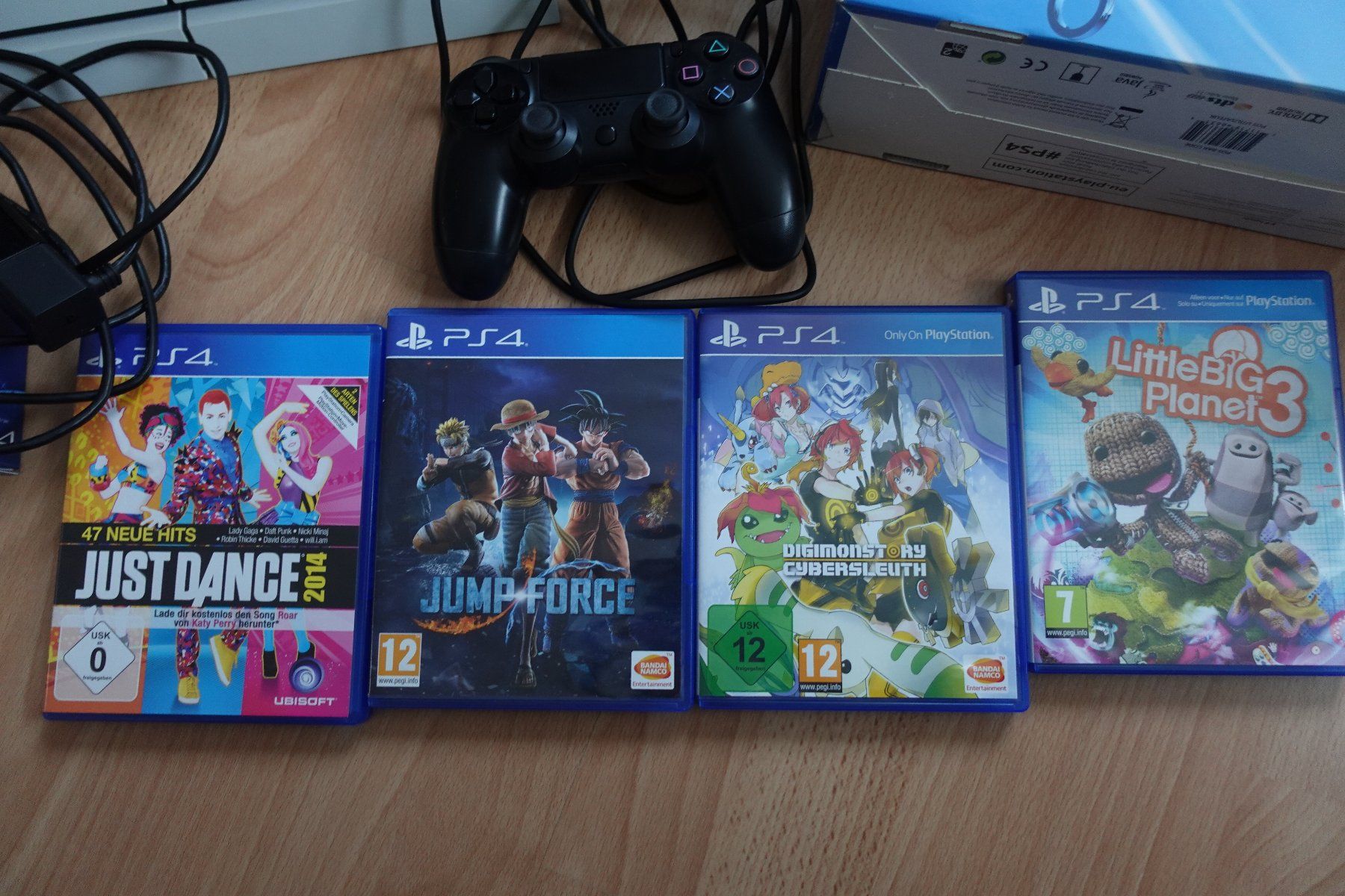 Sony Console: PS4 White Game Konsole inkl. Spiele, Controller, Kamera – Usato da Ettiswil venduto da maimaiswiss 6