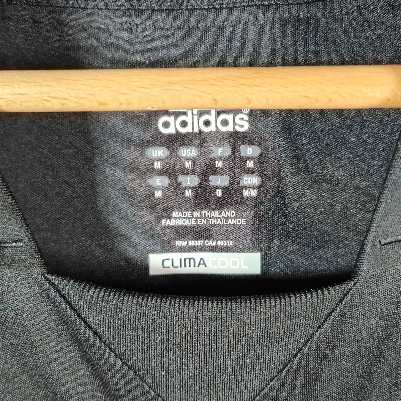 Adidas Canottiere & Pantaloni: Original 2011-12 AC Milan Third Trikot Seedorf – Usato da Martigny venduto da eternalpitch 2