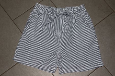 Sehr bequeme & schöne Shorts aus 100% Cotton Gr.M  NEU