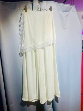 *SALE* Leichte cremefarbene Sommerhose Layering-Schürzchen