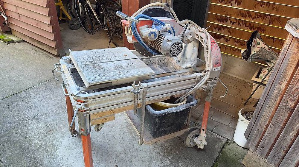 Scies: Sägemaschine für das Bauwesen – D'occasion à Thun par mas_p66x 1