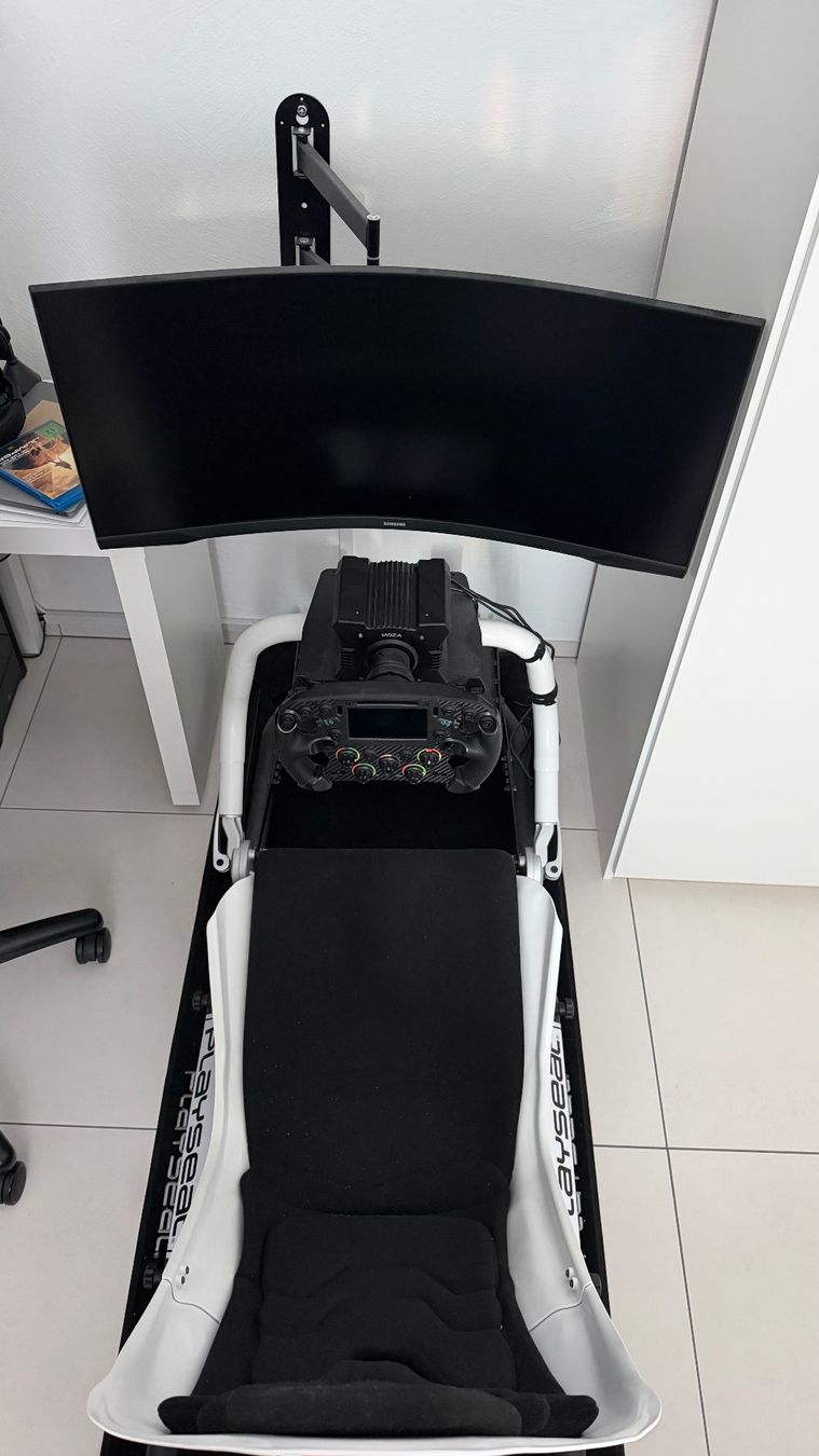 Moza Racing Manettes: Moza Rennsimulator zu verkaufen – D'occasion à Trimmis par Noah57894357