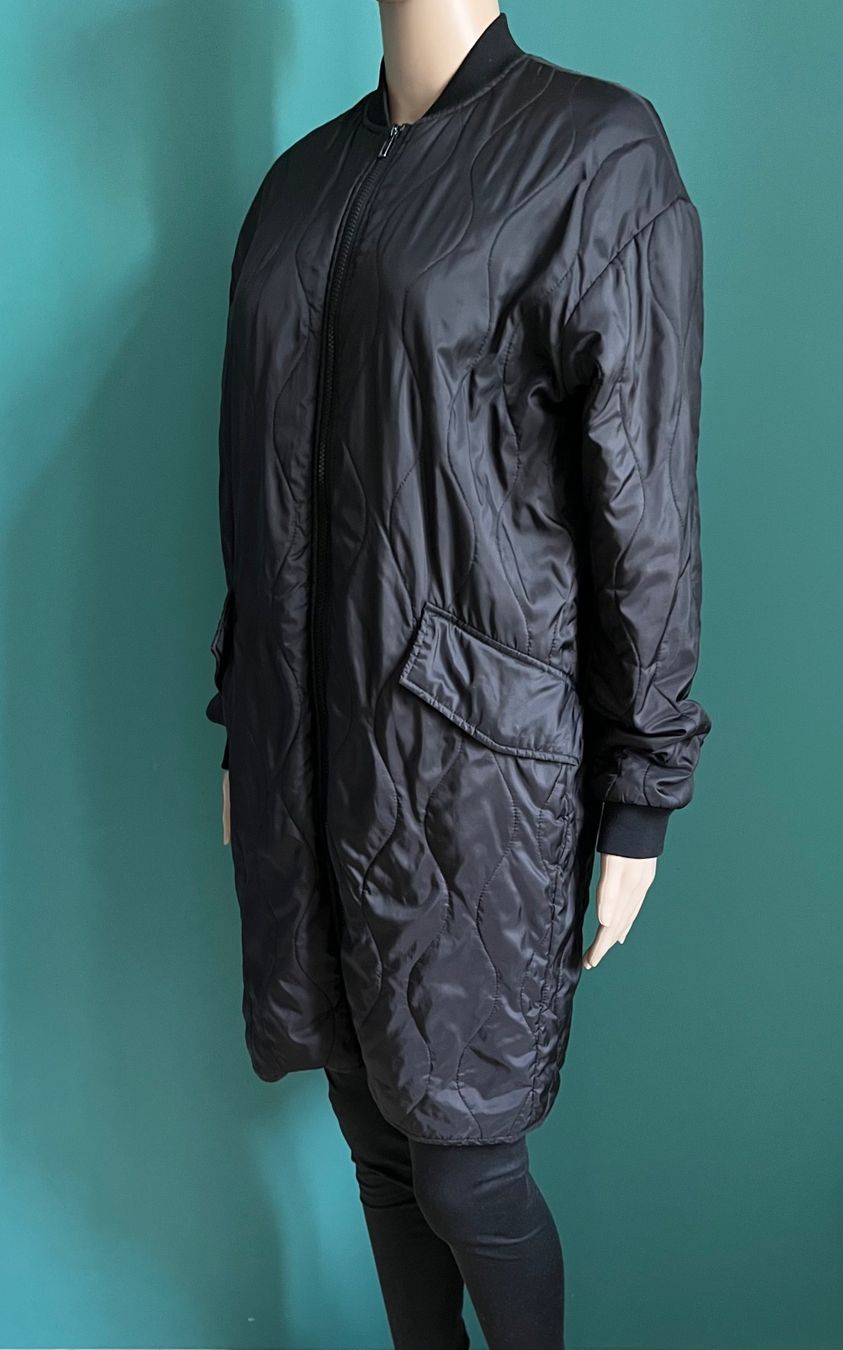 H&M Giacche: schwarze H&M Steppjacke 🖤 – Usato da Zürich venduto da ClosetQueen 6