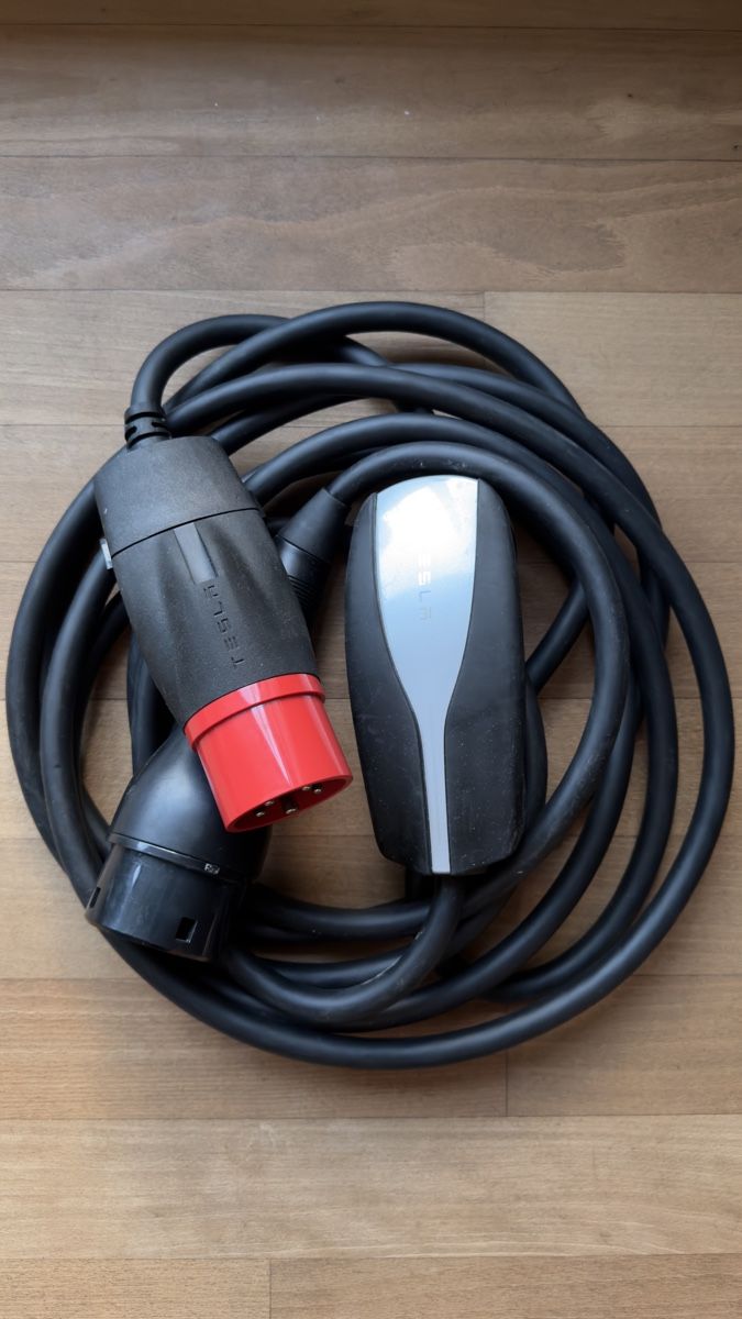 Tesla Batterie-Ladegeräte: Tesla Mobile Connector 3P - Typ 2 - CEE16 - 11kW – Gebraucht aus Bern von jul_5ny8