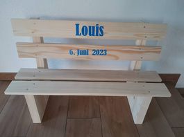 Kindersitzbank aus Holz/massiv/ als Geburtsgeschenk