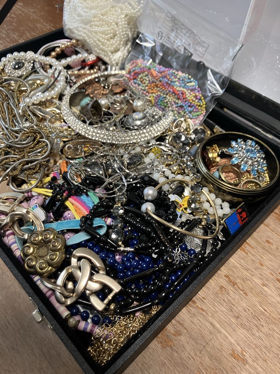 Sonstiger Schmuck: Modeschmuck Sammlung / Lot / Konvolut – Defekt aus Oberuzwil von Paga77 3