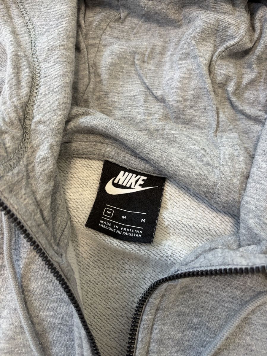 Nike Jacken: Nike Trainerjacke Hellgrau – Gebraucht aus Bronschhofen von elvis75. 3