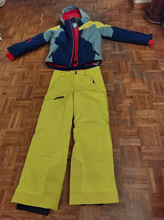 Costumes, combinaisons de sport et fonctionnelles: Combi ski 2 pièces  – D'occasion à crissier par dan_sf9h 2