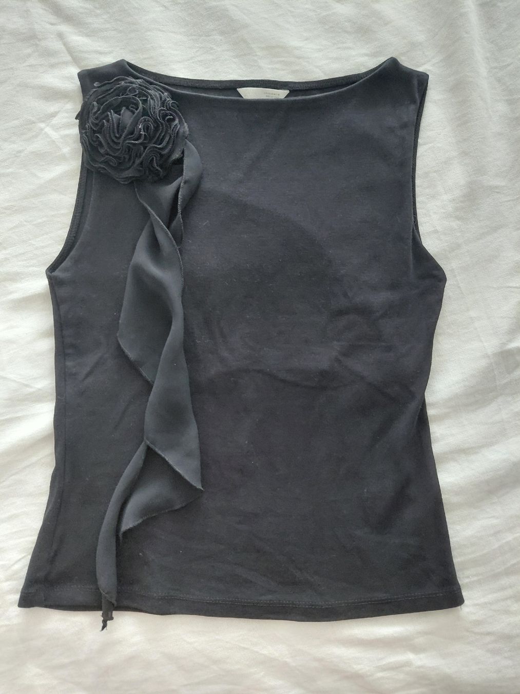 Zara Tops: Wunderschönes Top von Zara mit Blütenapplikation – Neu (gemäss Beschreibung) aus Geuensee von sonnenstunden 1