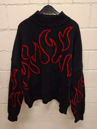 Pullover Disturbia schwarz rot Flammen Grösse M