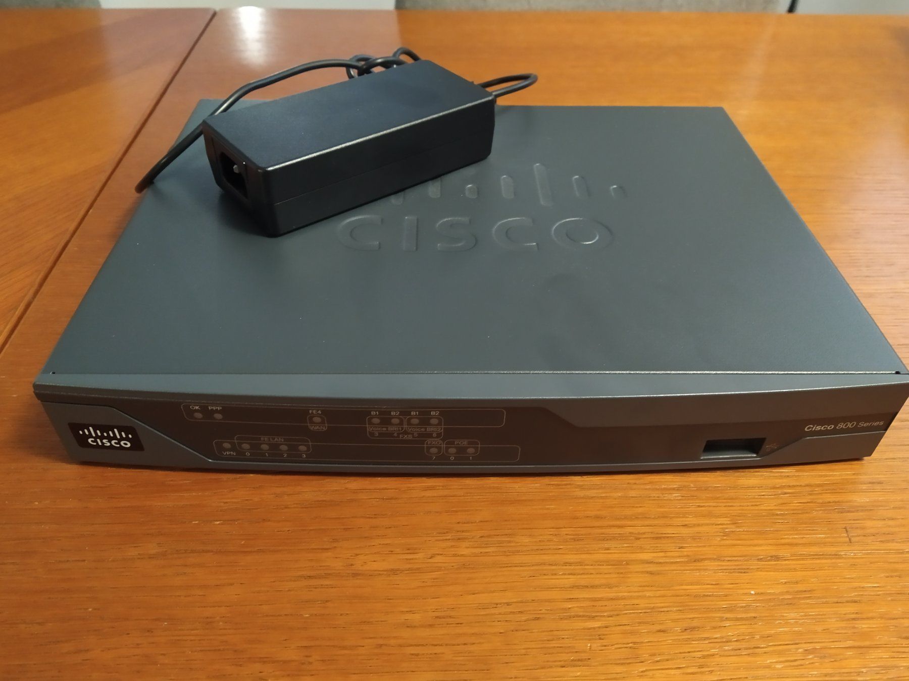 Cisco Modems & Router: Cisco C881SRST Voice Gateway / Router – Gebraucht aus Mendrisio von Net78