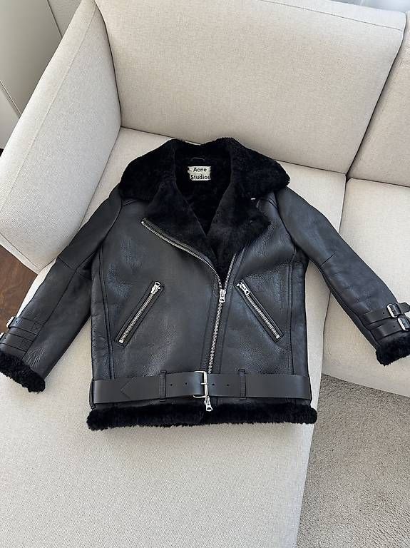 Acne Studios Jacken: Acne Studios Winterjacke Damen Gr. 36 (S) – Gebraucht aus Lachen SZ von dar_hjg9
