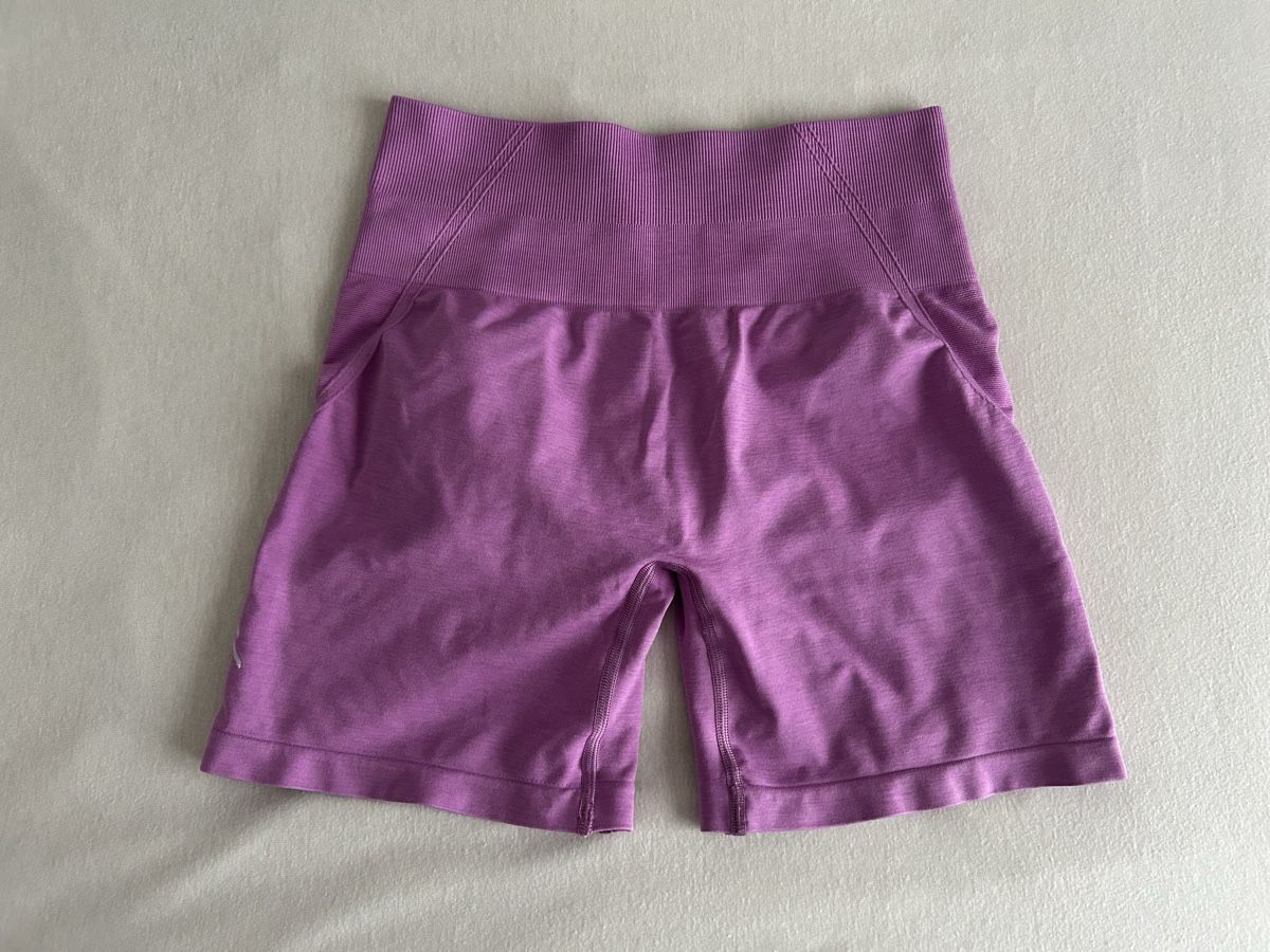 Leggings: ONER Active Effortless Seamless Shorts – Nuovo (secondo la descrizione) da St. Gallen venduto da bichaudrey