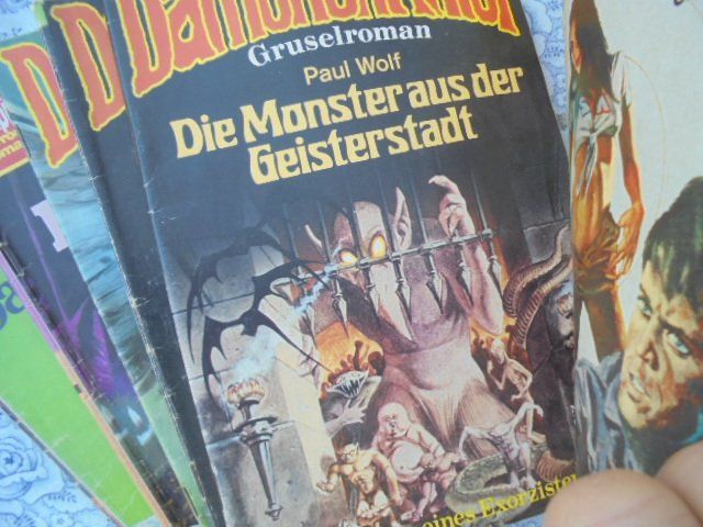 Riviste & Magazine: MagazineVampir & Dämonenkiller Gruselromane Konvolut – Usato da Basel venduto da Gurit76 2