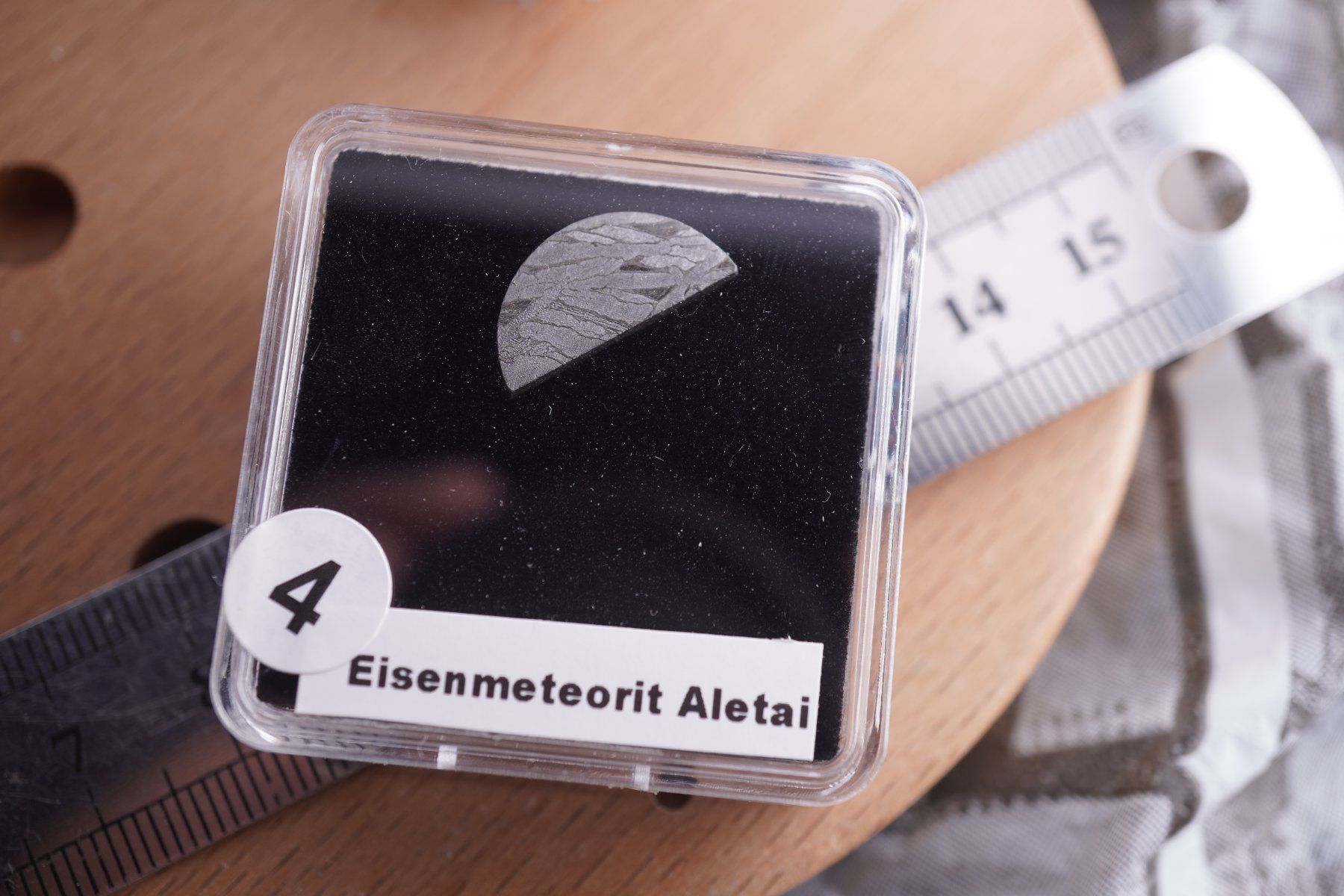 Minerali & Pietre curative: Eisenmeteorit Scheibe   Aletai    Ab 1.- – Nuovo e nell'imballaggio originale da Eschenbach SG venduto da topstone 1