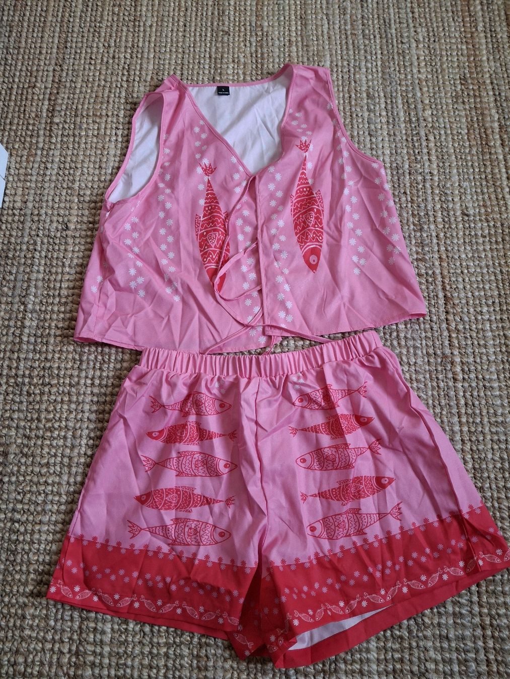 Kleiderpakete: Ensemble rose et rouge poisson M – Neu (gemäss Beschreibung) aus Lausanne von Cognitia