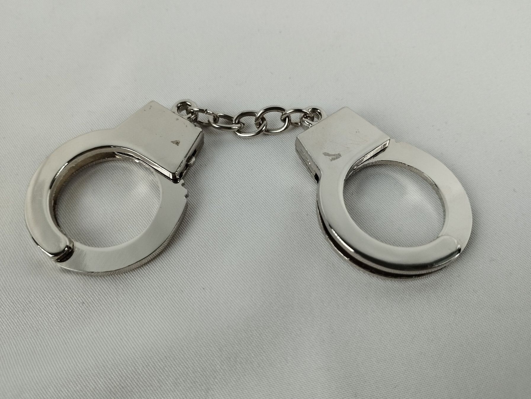 Portachiavi: Handschellen Schlüsselanhänger – Usato da Schübelbach venduto da Restwert_Schubelbach 3