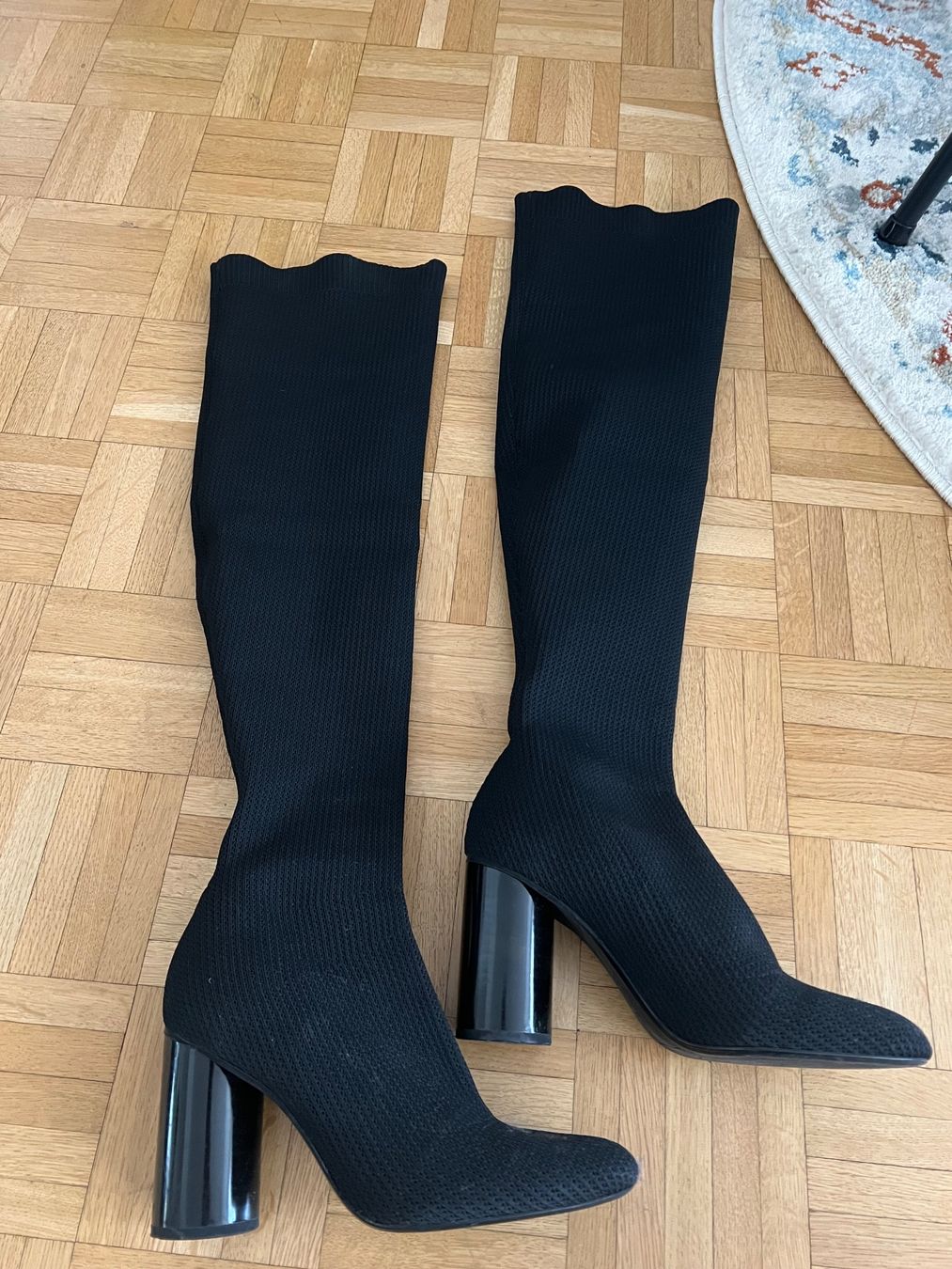 Bershka Scarpe da donna: Cuissardes à talons – Usato da Vandoeuvres venduto da tif_nk52