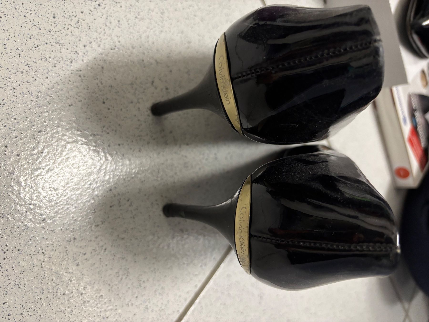 Chaussures femmes: Chaussure Calvin Klein – D'occasion à Meyriez par fminois 1